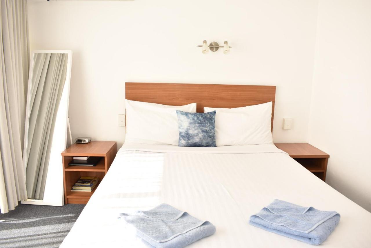 Port O'Call Motel Порт-Маккуори Экстерьер фото
