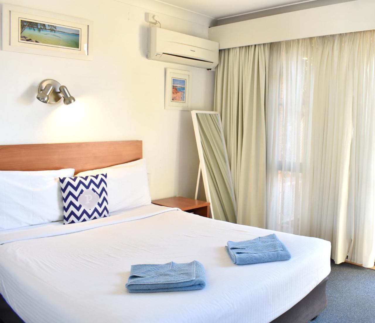 Port O'Call Motel Порт-Маккуори Экстерьер фото